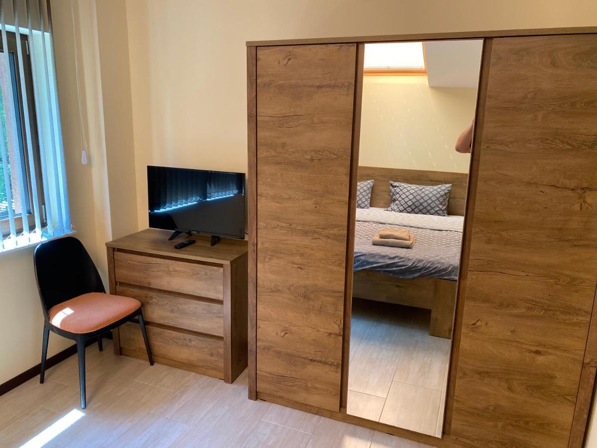 Family House - Free Parking Guest house 3*