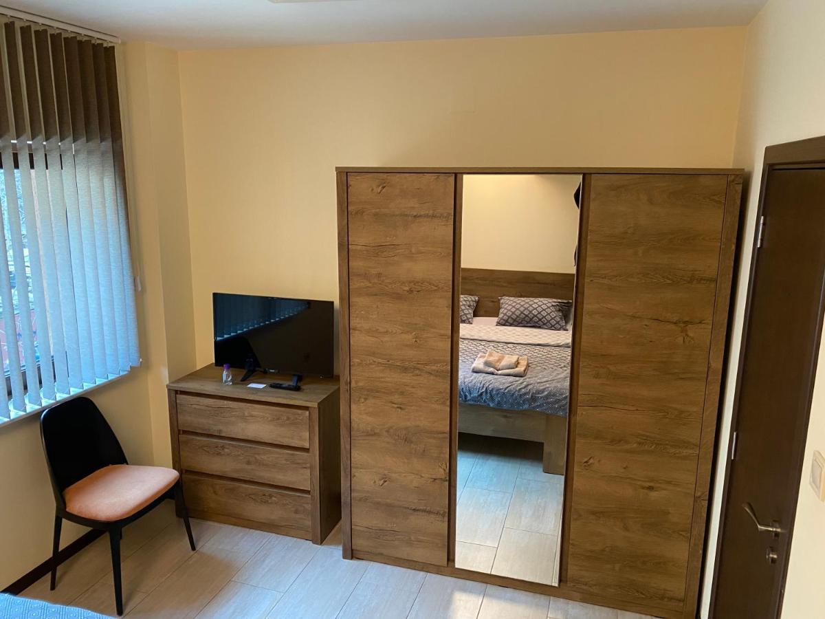 Guest house Family House - Free Parking