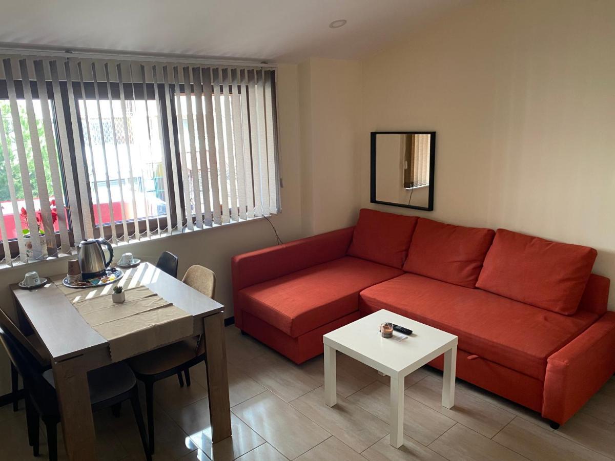 Guest house Family House - Free Parking 3*