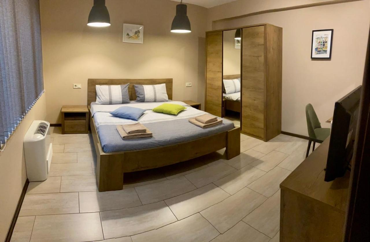 Guest house Family House - Free Parking 3*