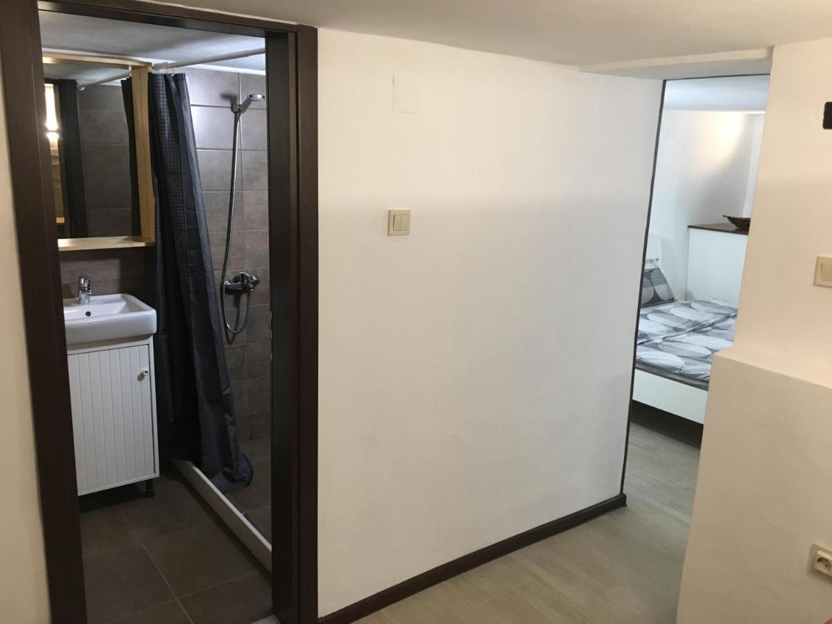 Family House - Free Parking Guest house 3*