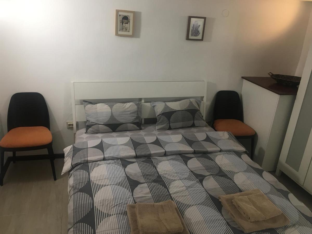 Family House - Free Parking